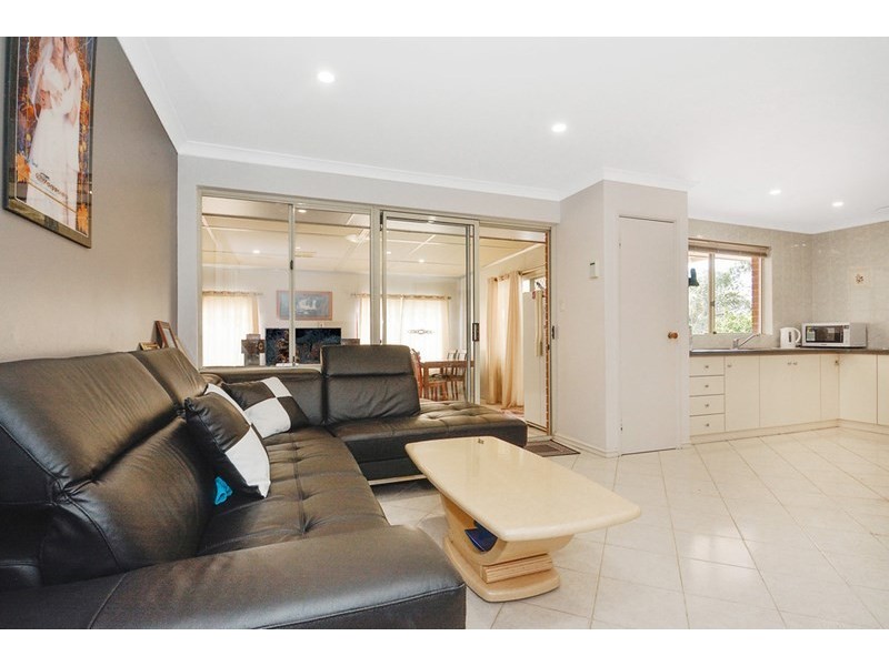 85 Hillcrest Road, Alexander Heights WA 6064