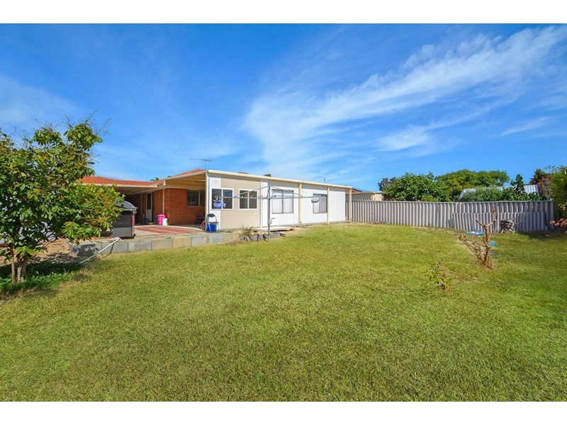 85 Hillcrest Road, Alexander Heights WA 6064