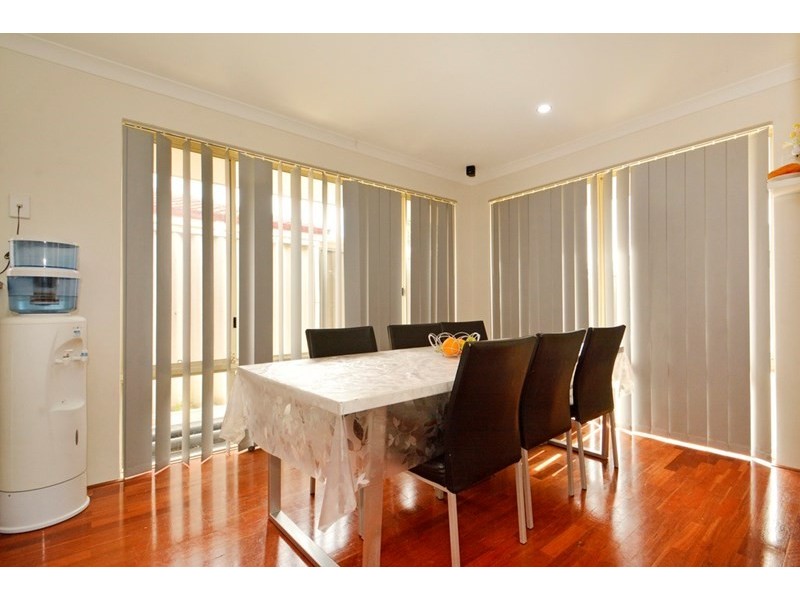 6 Parkin Way, Marangaroo WA 6064