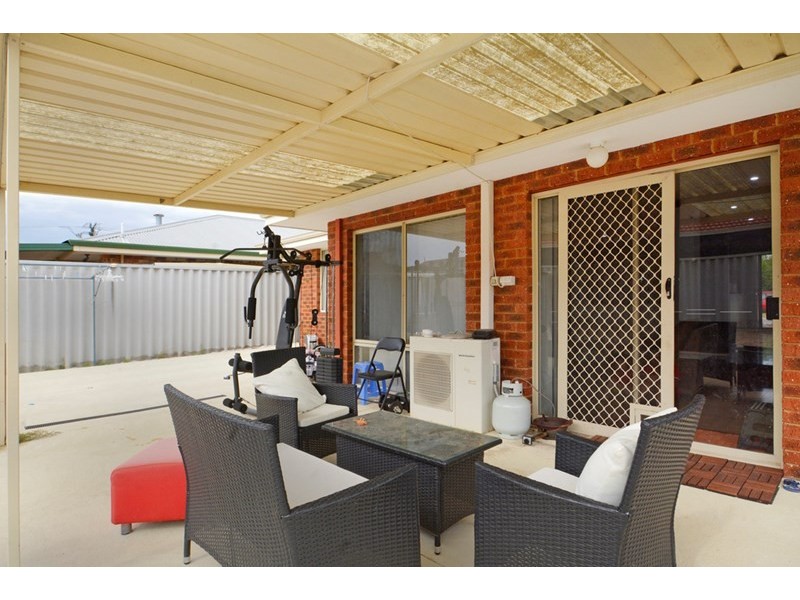 6 Parkin Way, Marangaroo WA 6064