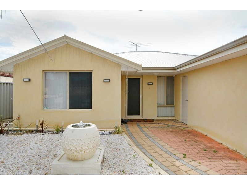 6 Parkin Way, Marangaroo WA 6064