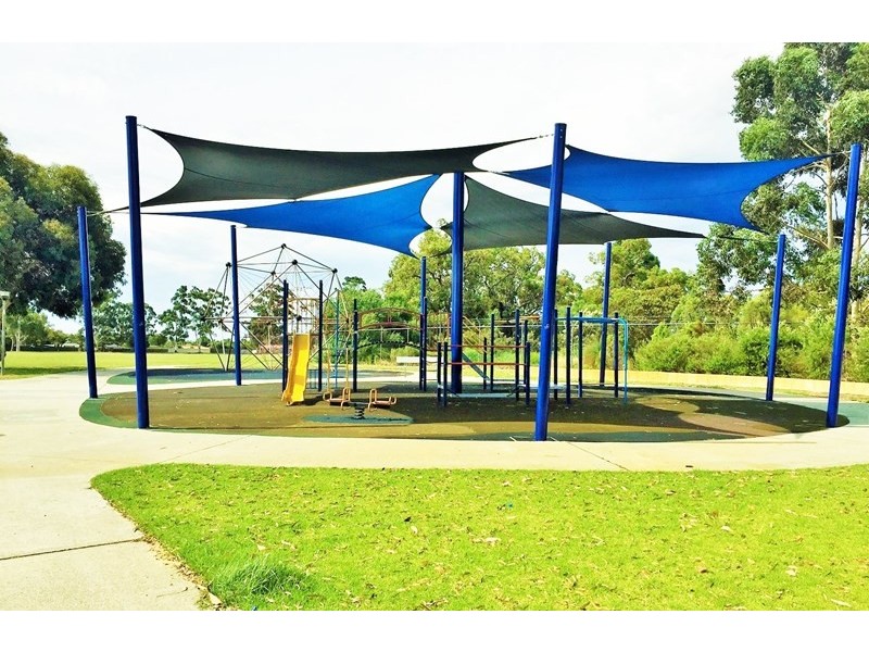 15 Brecknock Way, Girrawheen WA 6064