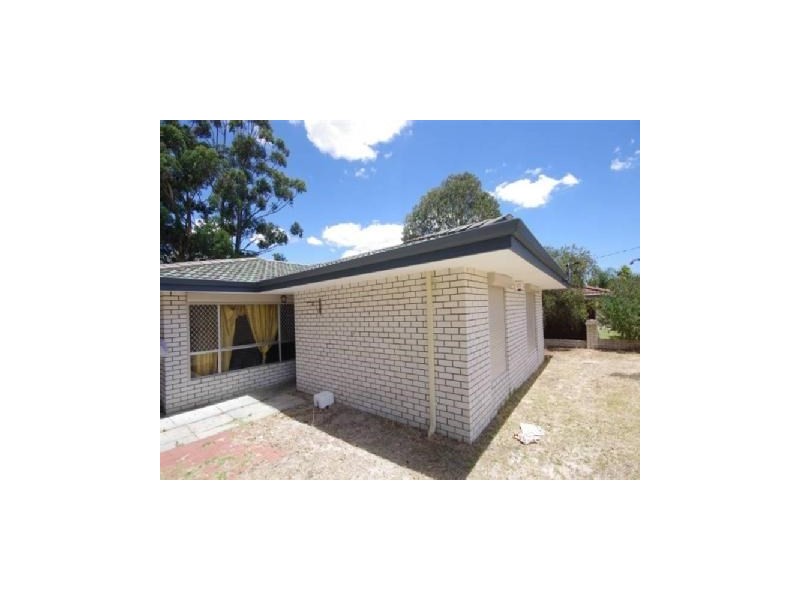 15 Brecknock Way, Girrawheen WA 6064