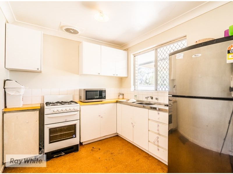 15 Brecknock Way, Girrawheen WA 6064