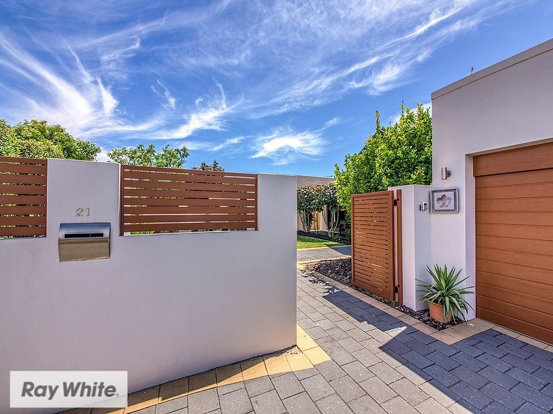 21 Eglinton Drive, Darch WA 6065