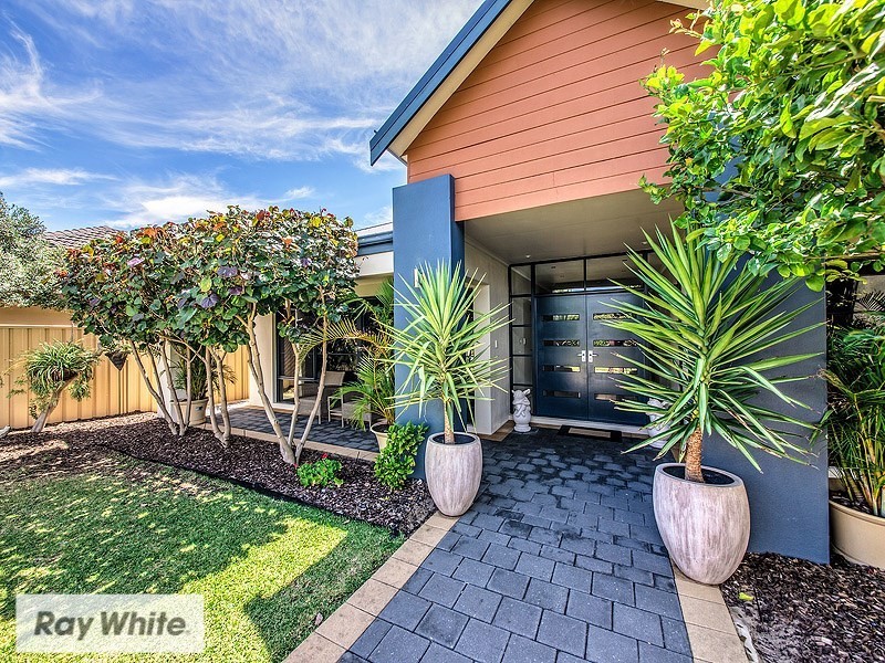 21 Eglinton Drive, Darch WA 6065