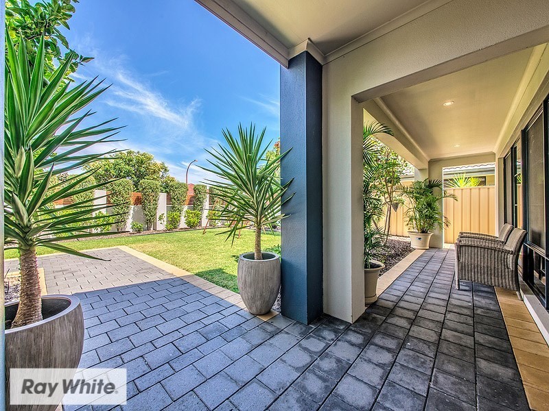 21 Eglinton Drive, Darch WA 6065