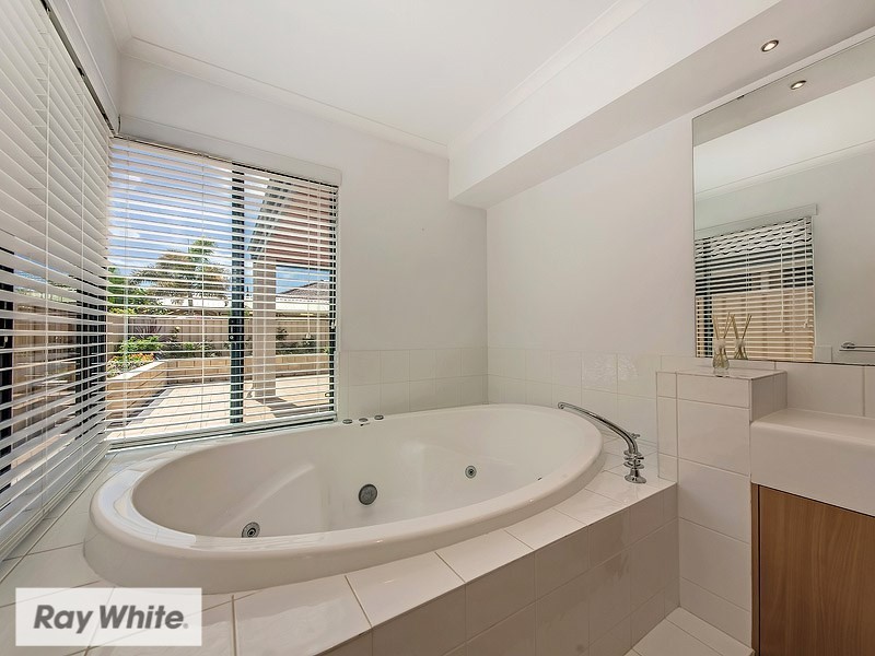 21 Eglinton Drive, Darch WA 6065