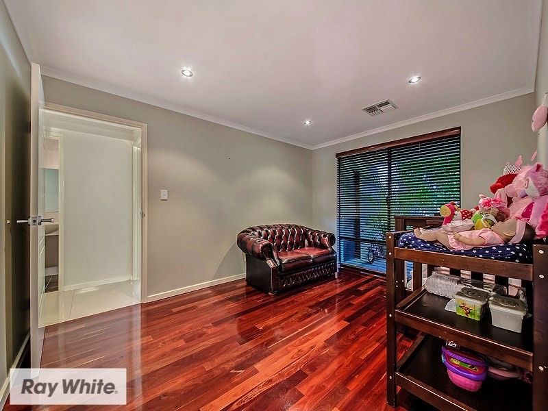 21 Eglinton Drive, Darch WA 6065