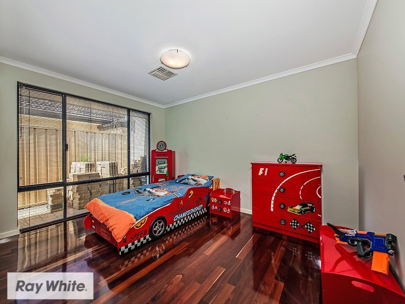 21 Eglinton Drive, Darch WA 6065