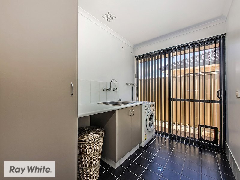 21 Eglinton Drive, Darch WA 6065