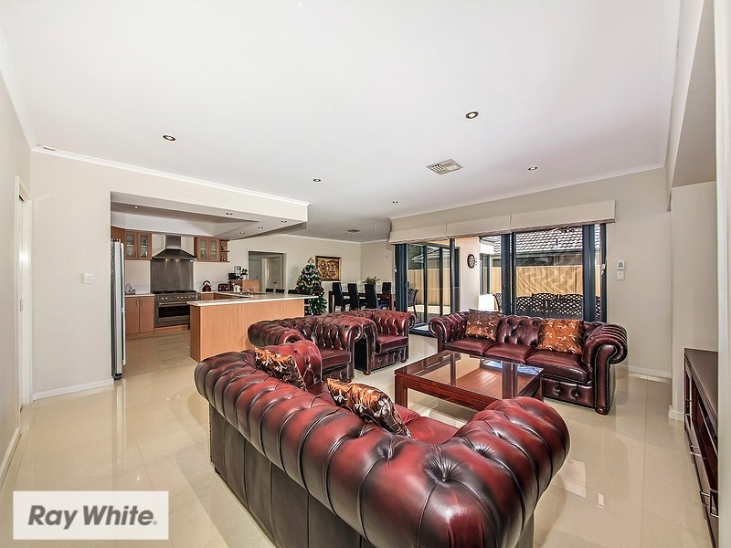 21 Eglinton Drive, Darch WA 6065