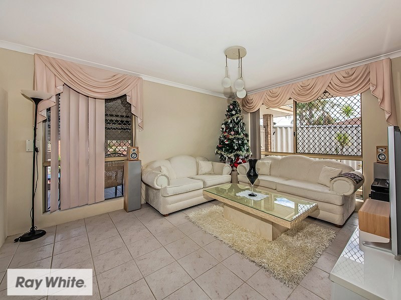 2 Diploma Rise, Marangaroo WA 6064