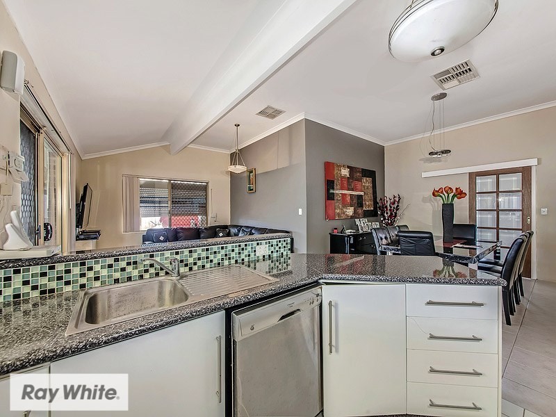 2 Diploma Rise, Marangaroo WA 6064