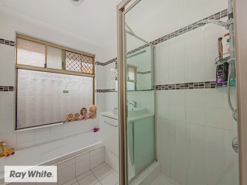 2 Diploma Rise, Marangaroo WA 6064