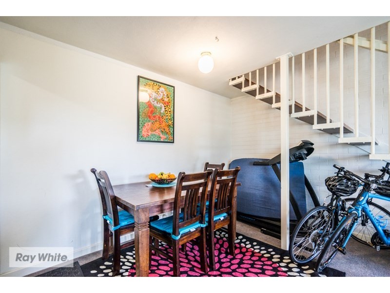 8/22 Manolas Way, Girrawheen WA 6064