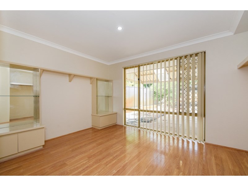 8 Highclere Boulevard, Marangaroo WA 6064