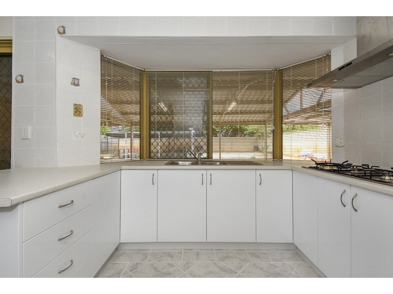 8 Highclere Boulevard, Marangaroo WA 6064