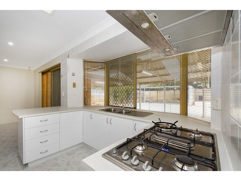 8 Highclere Boulevard, Marangaroo WA 6064