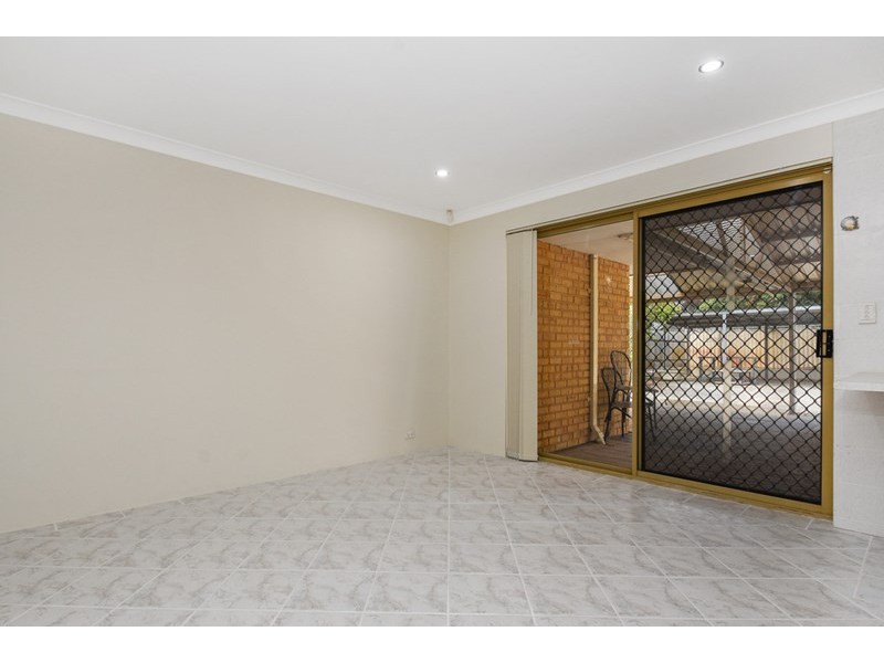 8 Highclere Boulevard, Marangaroo WA 6064