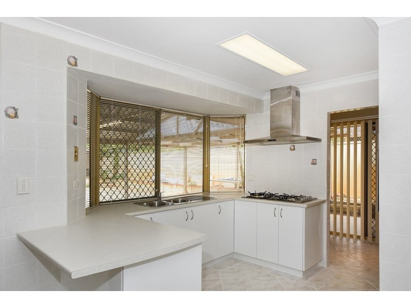 8 Highclere Boulevard, Marangaroo WA 6064