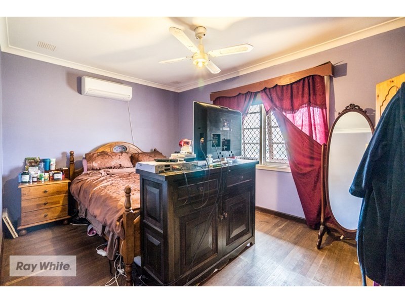 22 Mereworth Way, Girrawheen WA 6064