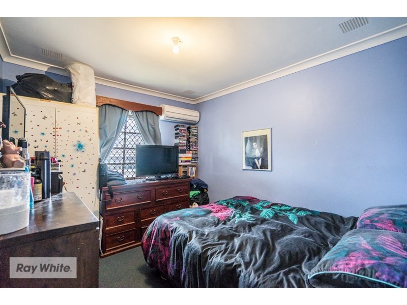 22 Mereworth Way, Girrawheen WA 6064