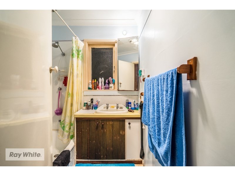 22 Mereworth Way, Girrawheen WA 6064