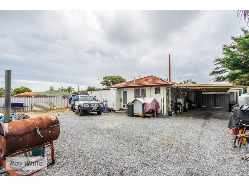 22 Mereworth Way, Girrawheen WA 6064