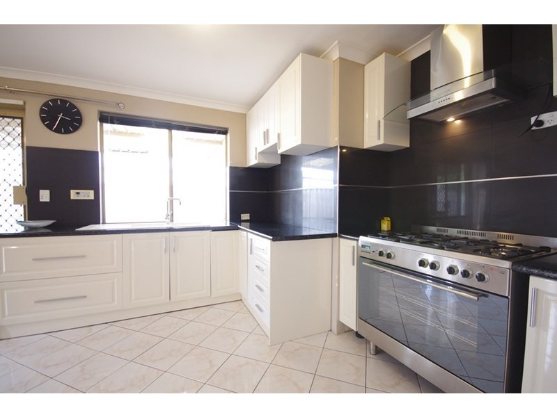 22 Desault Cove, Ballajura WA 6066