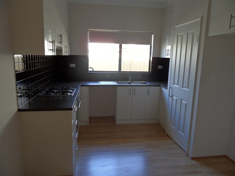 17B Findon Crescent, Westminster WA 6061