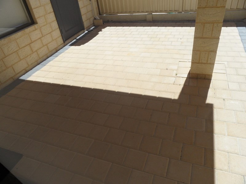 17B Findon Crescent, Westminster WA 6061