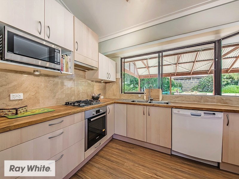 28 Brookland Crescent, Marangaroo WA 6064