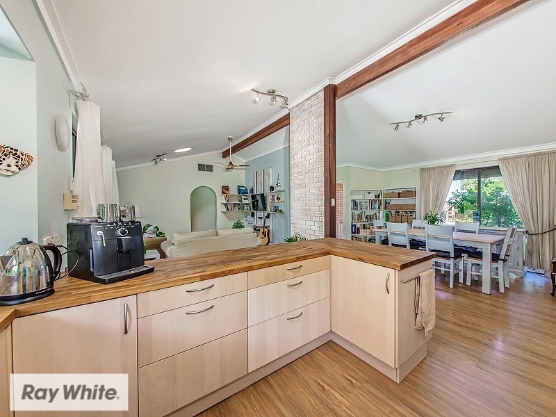 28 Brookland Crescent, Marangaroo WA 6064