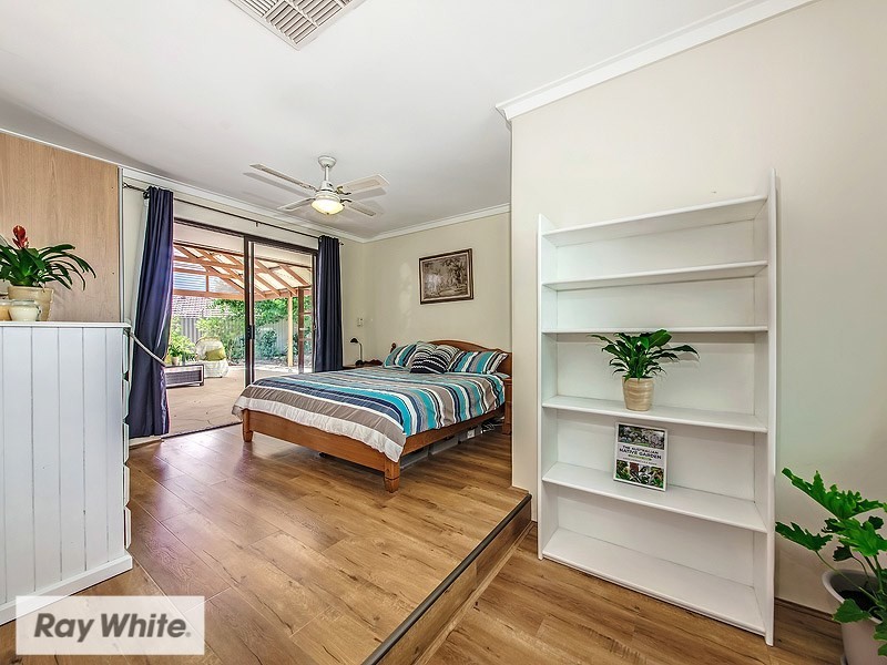 28 Brookland Crescent, Marangaroo WA 6064