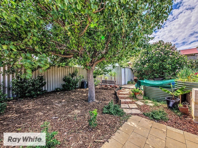 28 Brookland Crescent, Marangaroo WA 6064