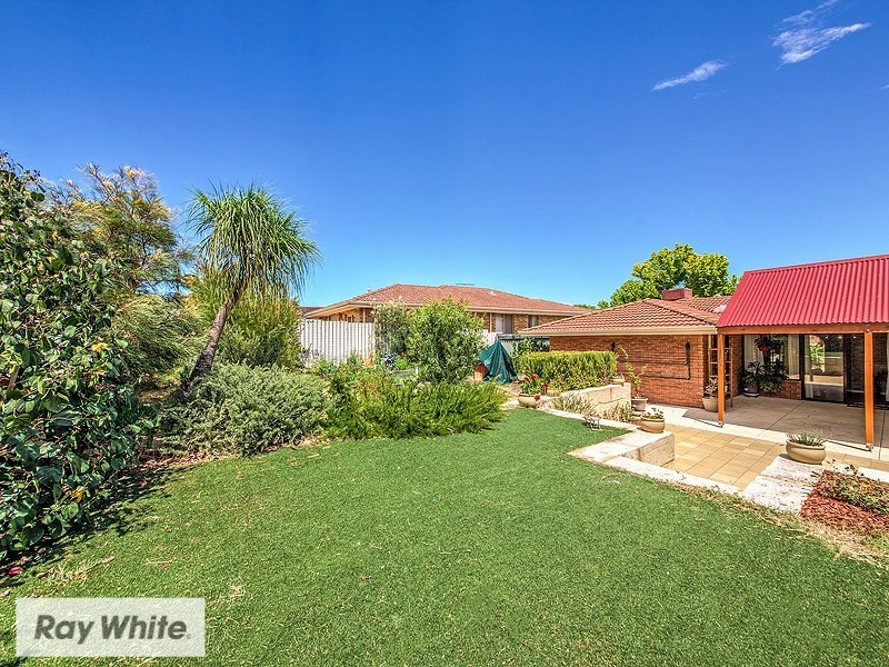 28 Brookland Crescent, Marangaroo WA 6064