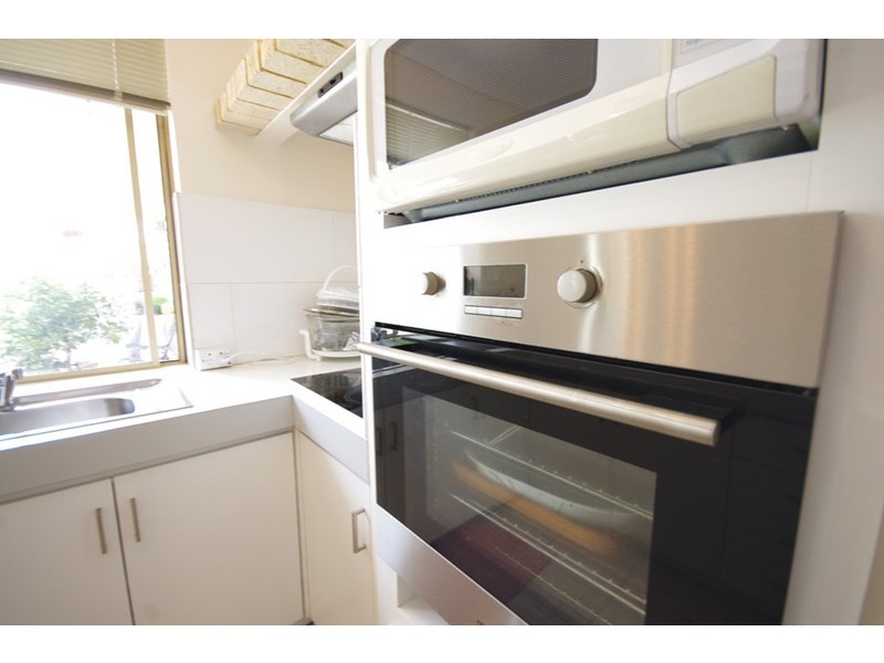 3 The Avenue, Alexander Heights WA 6064