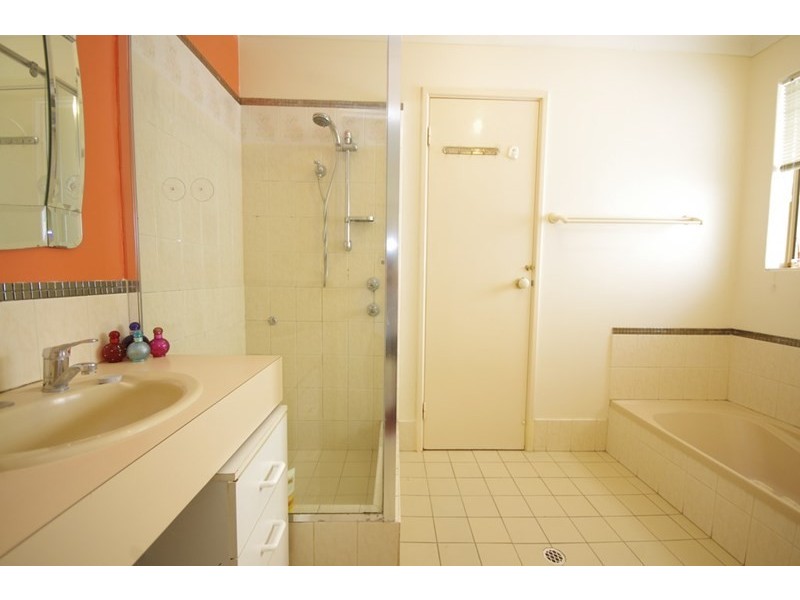 3 The Avenue, Alexander Heights WA 6064