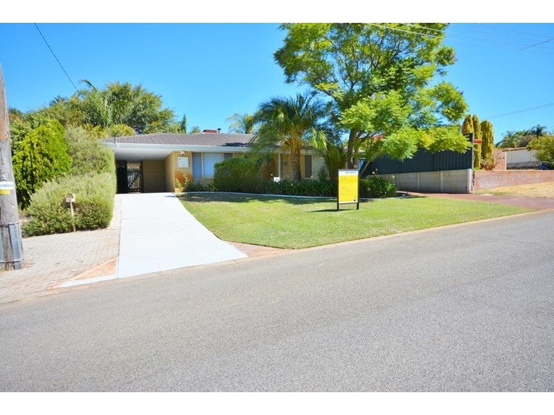 10 Oakleaf Circle, Mirrabooka WA 6061