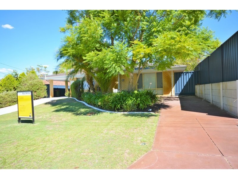 10 Oakleaf Circle, Mirrabooka WA 6061