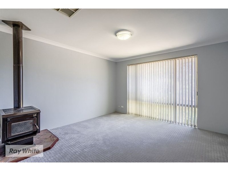 10 Oakleaf Circle, Mirrabooka WA 6061