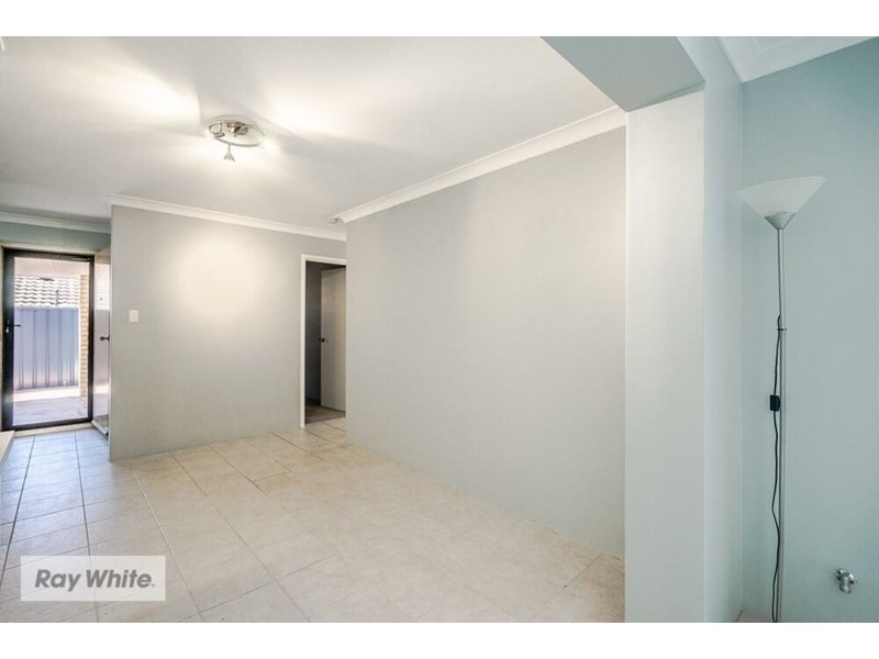 10 Oakleaf Circle, Mirrabooka WA 6061