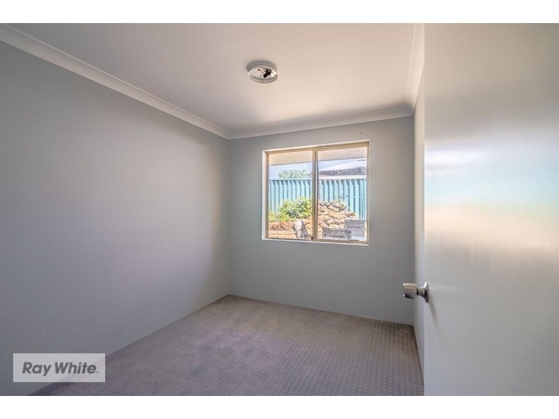 10 Oakleaf Circle, Mirrabooka WA 6061