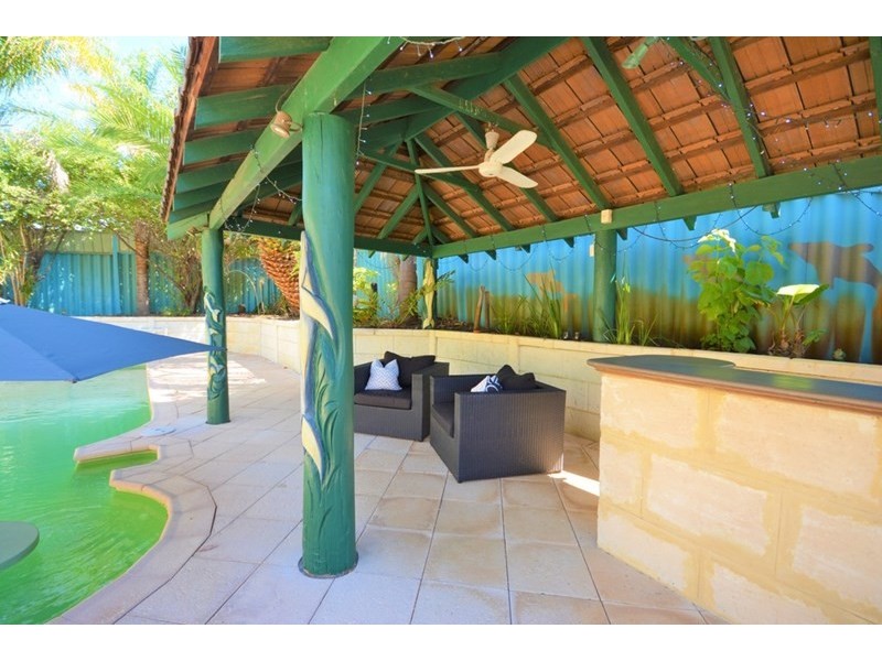 10 Oakleaf Circle, Mirrabooka WA 6061