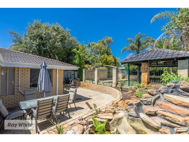 10 Oakleaf Circle, Mirrabooka WA 6061