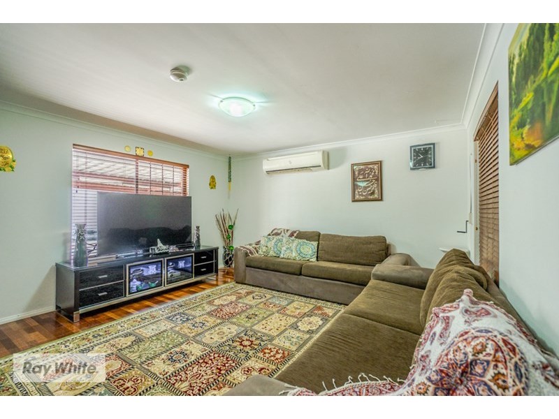 15 Pelham Way, Girrawheen WA 6064