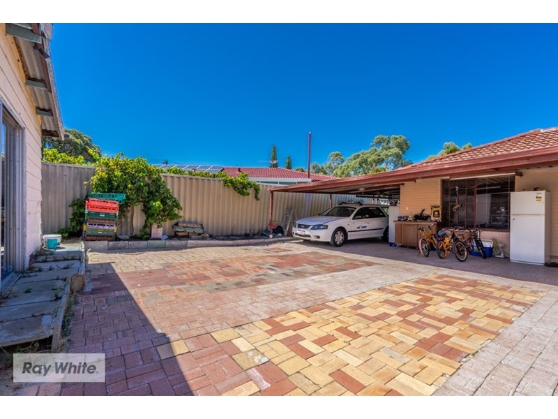 15 Pelham Way, Girrawheen WA 6064