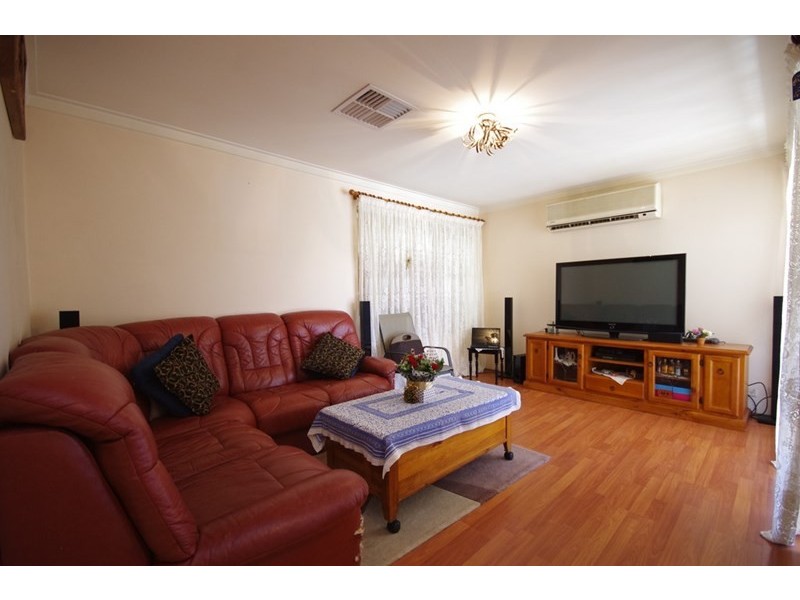 17 Farnesian Circle, Mirrabooka WA 6061