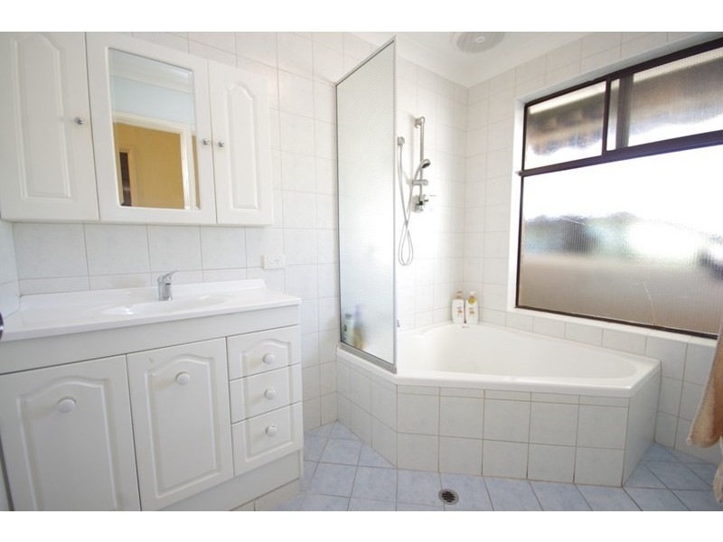 42 Farnesian Circle, Mirrabooka WA 6061